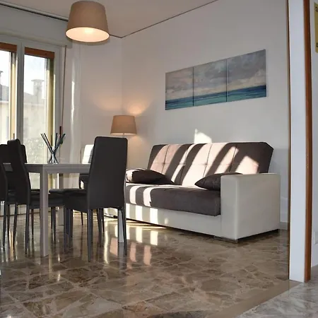 Daire The Engineer's House_museo Enzo Ferrari *